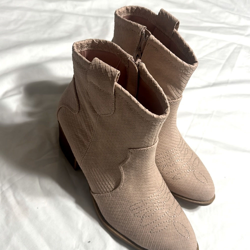 Women’s boots